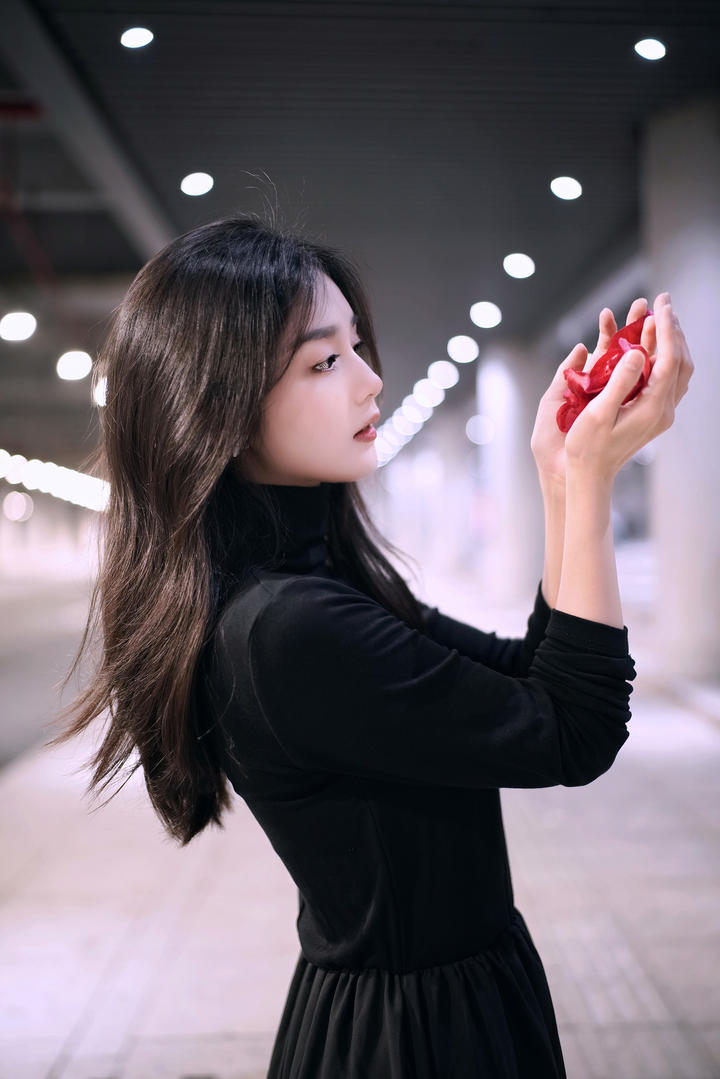 美银：上调泡泡玛特今明两年每股盈测